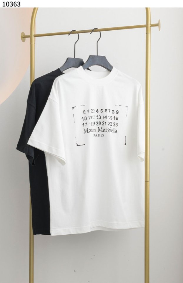 메종 마르지엘라 마르지엘라 픽셀 넘버링 로고 티셔츠