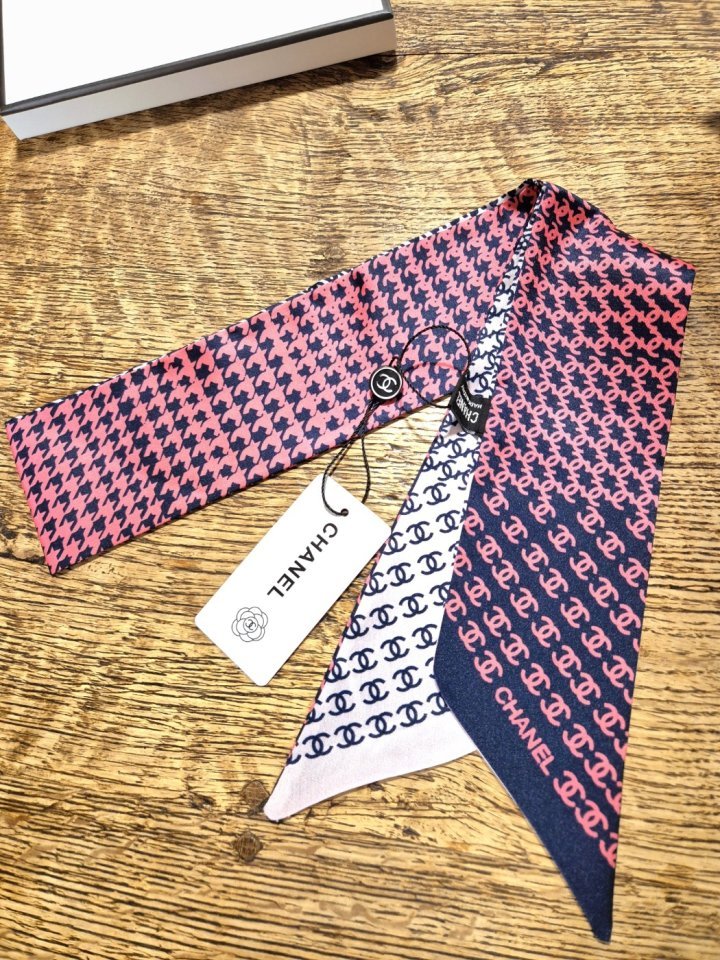 샤넬 방도 스카프 Scarf in silk twill 