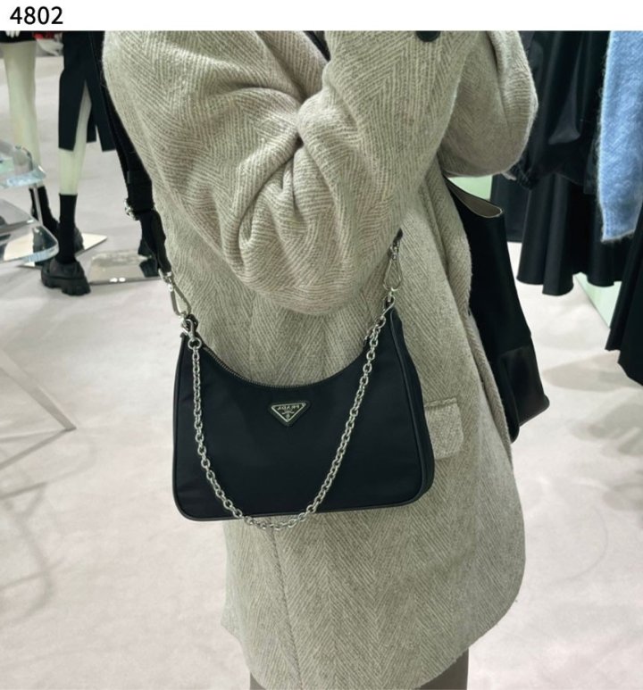 프라다 리에디션 나일론 숄더백  