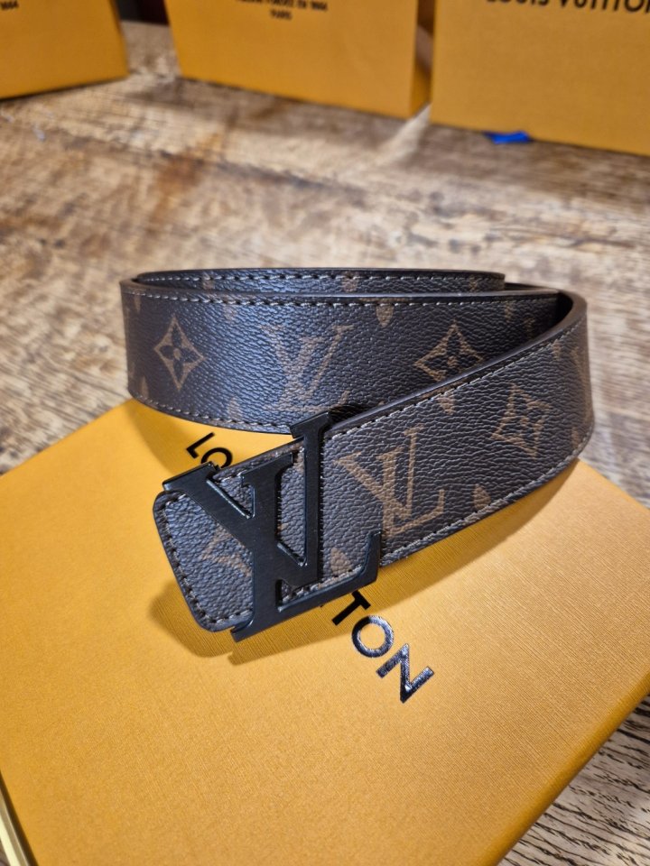 루이비통 LV 이니셜 모노그램 벨트 