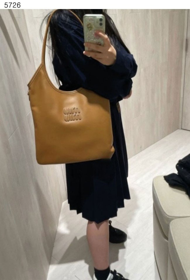 미우미우 IVY leather bag  