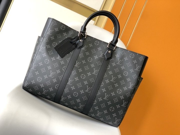 루이비통 삭 플라 24H 