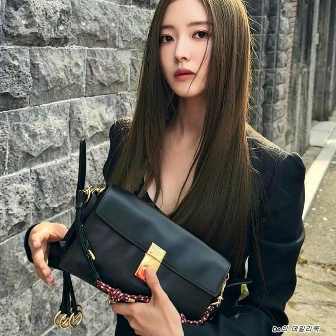 프라다 참이 달린 소프드 사운드 가죽 스몰 숄더백