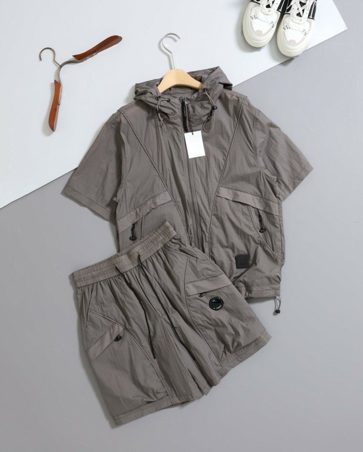 C.P 컴퍼니 나일론 렌즈 포켓 반팔 트레이닝 세트