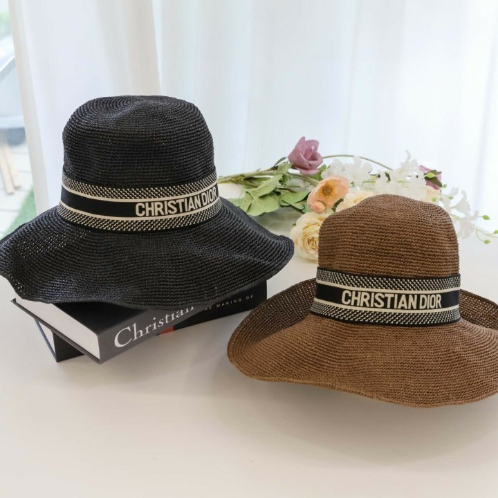 디올 리조트 라탄 버킷햇