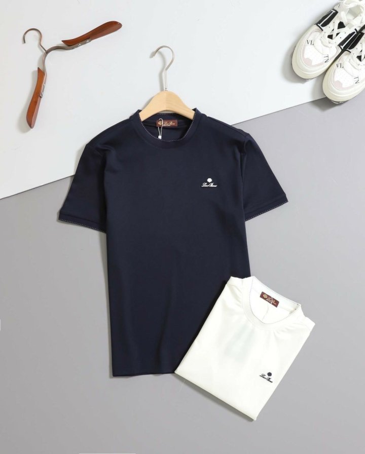 로로피아나 엠보로고 포인트 반팔 라운드티셔츠