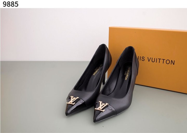 루이비통 카퓌신 펌프스 힐  