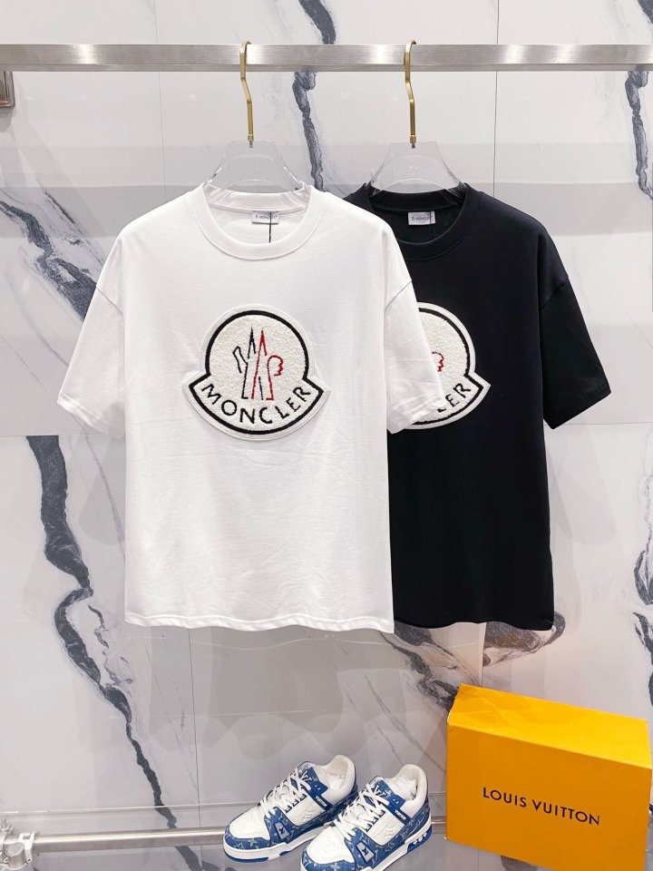 몽클레어  오뚜기 레터링 자수로고 코튼 라운드