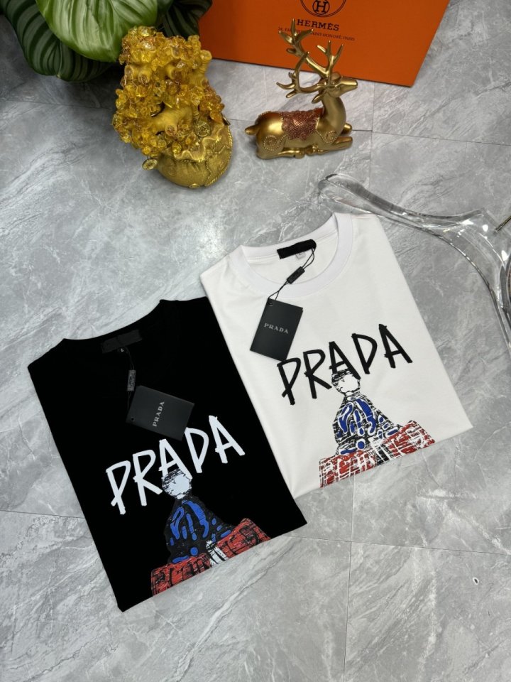 프라다  휴먼로고 라운드 티셔츠