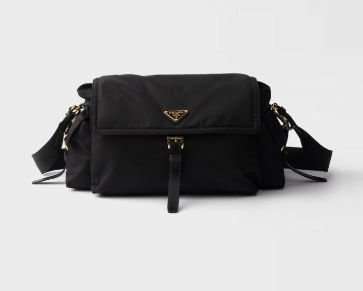 프라다  익스플로어 라지 리나일론 숄더백 