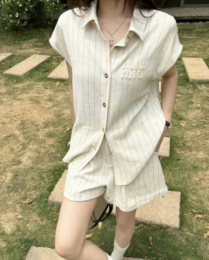 미우미우  린넨 스프라이프 셔츠 & 반바지 SET 