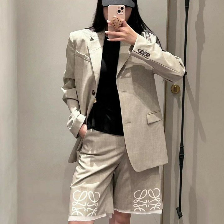 로에베  테일러드 재킷 & 애너그램 쇼츠 