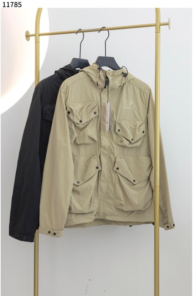 C.P 컴퍼니  Flatt Nylon Goggle Jacket 