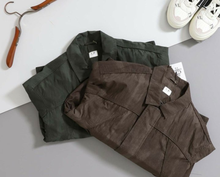 C.P 컴퍼니  커브드 밸리 크랙 워시드 블루종 자켓 