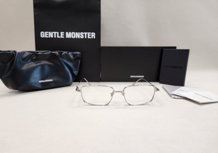 젠틀몬스터   아토믹 02 안경테 