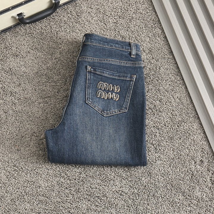 미우미우  여성 자수패치로고 스판 데님진