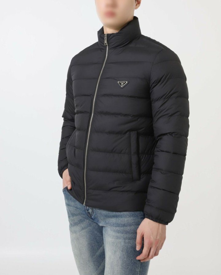 프라다  리나일론 경량 숏 패딩 