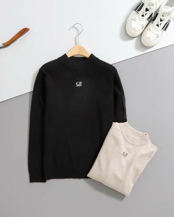 C.P 컴퍼니  렌즈 포인트 반폴라 니트 