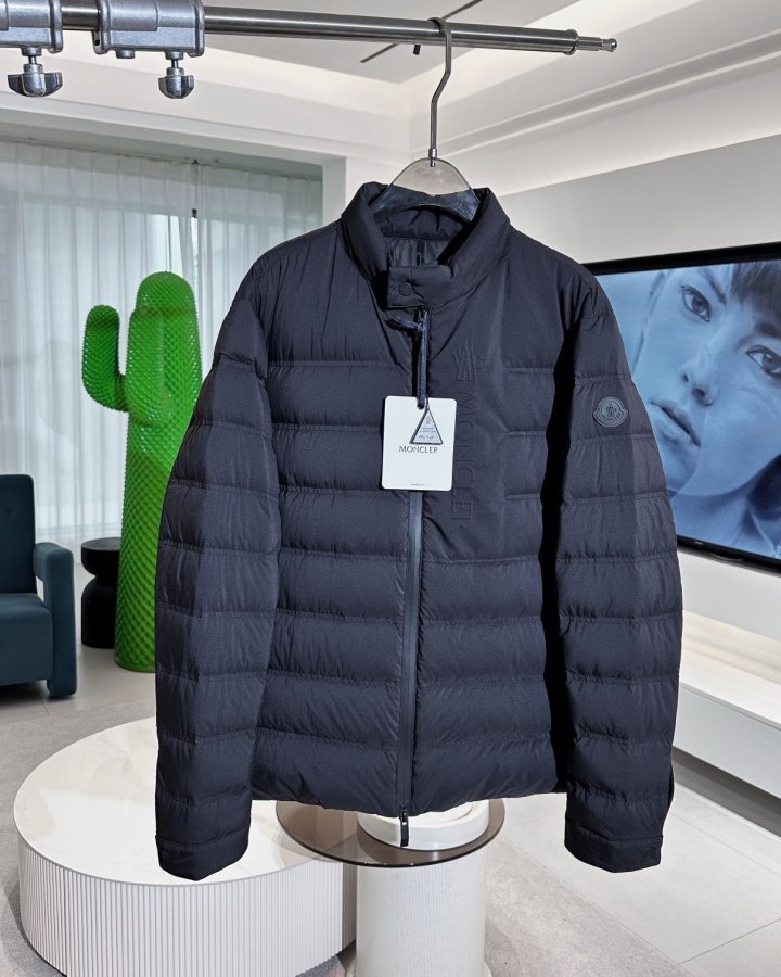 몽클레어   아우타렛 경량 구스 패딩