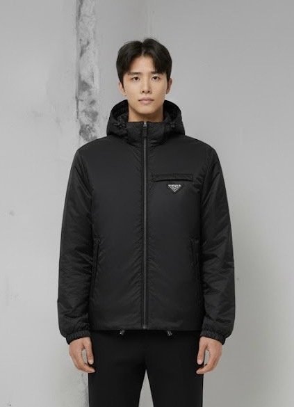 프라다  리나일론 푸퍼 패딩