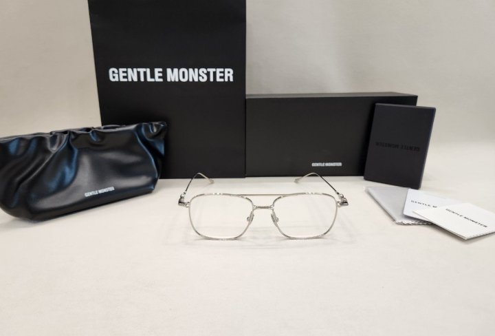 젠틀몬스터  멧 02 MAT 안경테