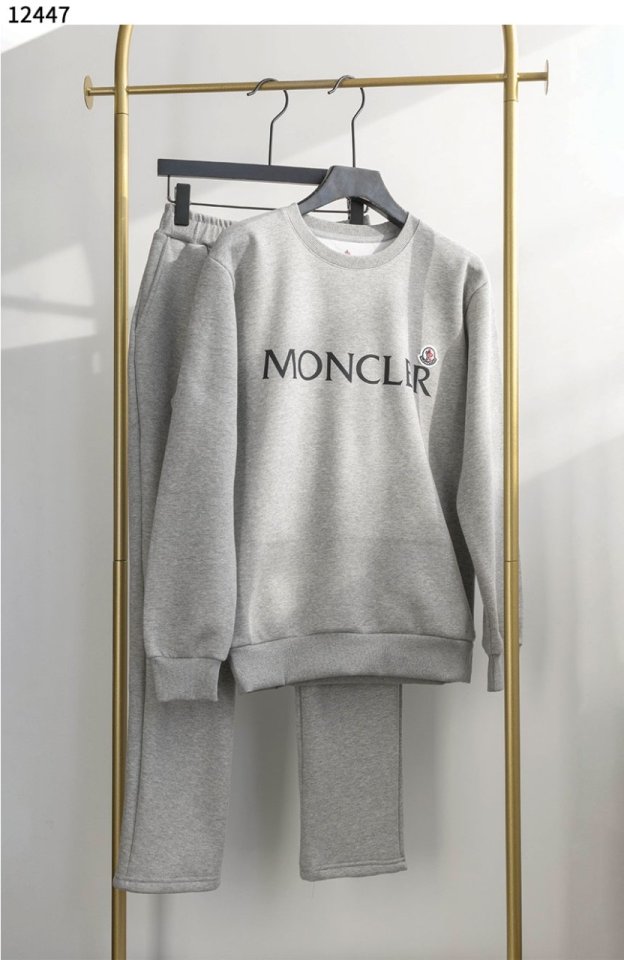 몽클레어   이니셜 엠보로고 라운드 패치 맨투맨 기모 세트 