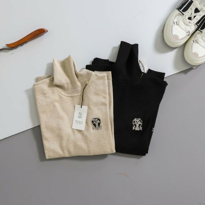 브루넬로 쿠치넬리  클래식 로고 터틀넥 스웨터 