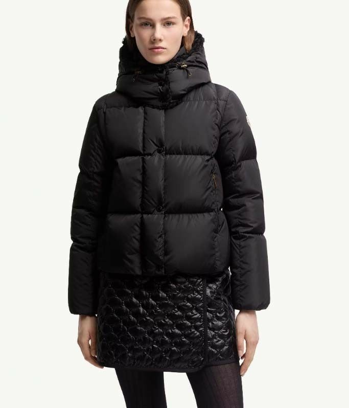 몽클레어  카스텔노우 스퀘어 퀼팅 후드 숏 다운 재킷  