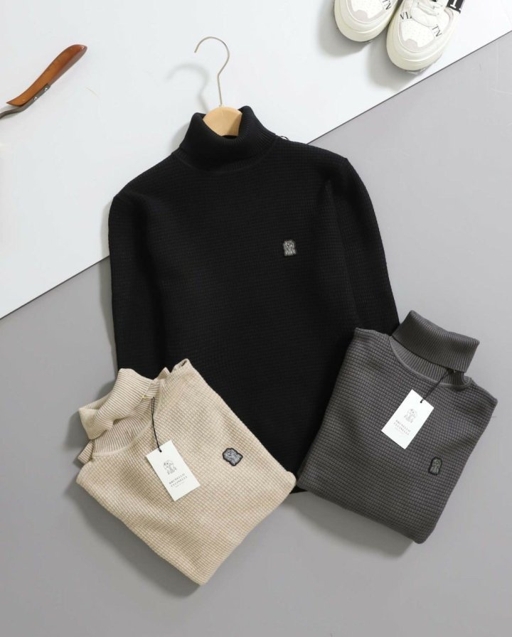 브루넬로 쿠치넬리  로고 패치 와플 니트 터틀넥 스웨터  