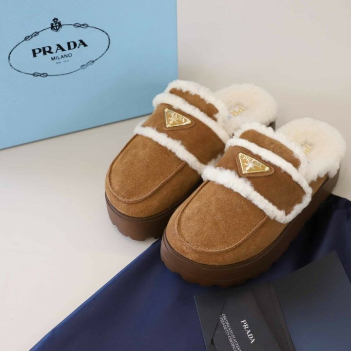 프라다  시어링 트림 플랫폼 로퍼    