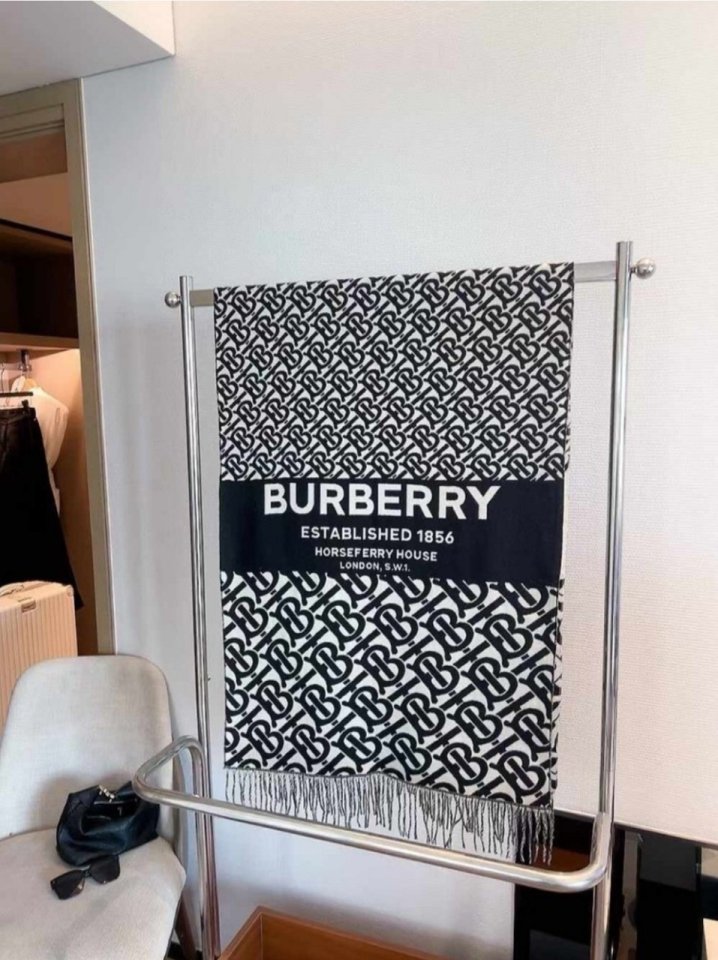 버버리  캐시미어 숄머플러