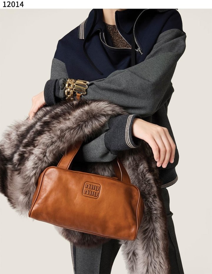 미우미우  가죽 탑 핸들 백  