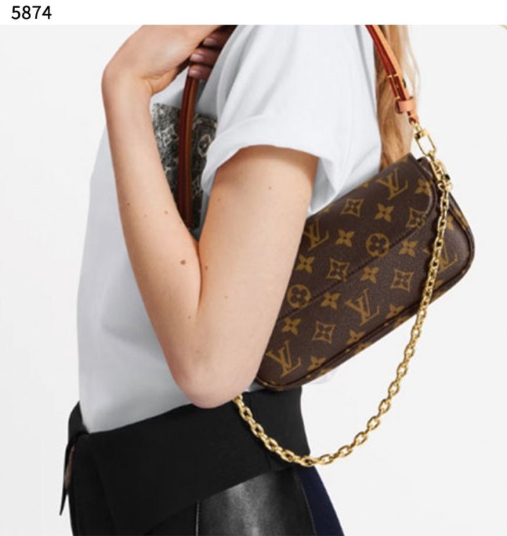 루이비통    월릿 온 체인 아이비  