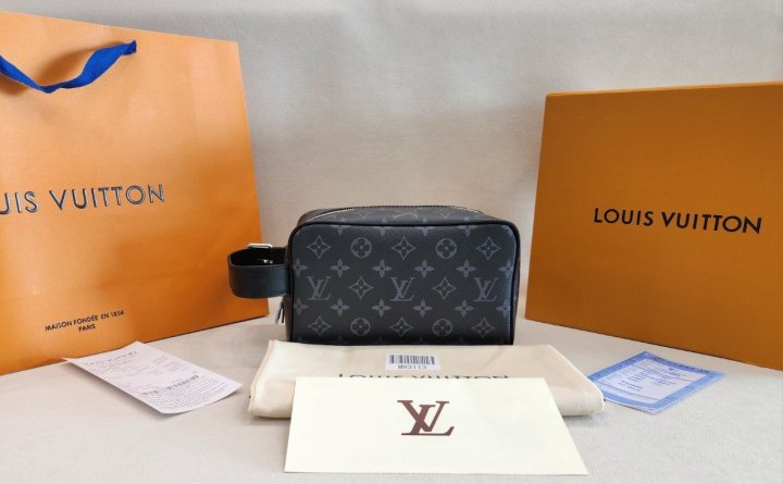 루이비통  돕 키트 클러치 M83113