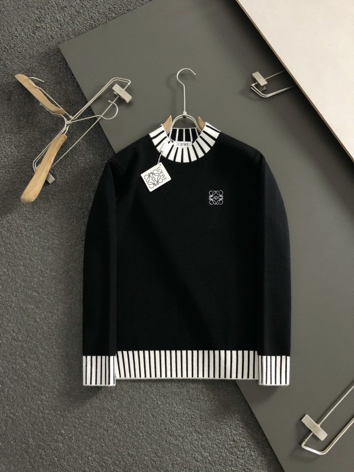 로에베  자수로고 스트라이프포인트 양모 라운드 니트