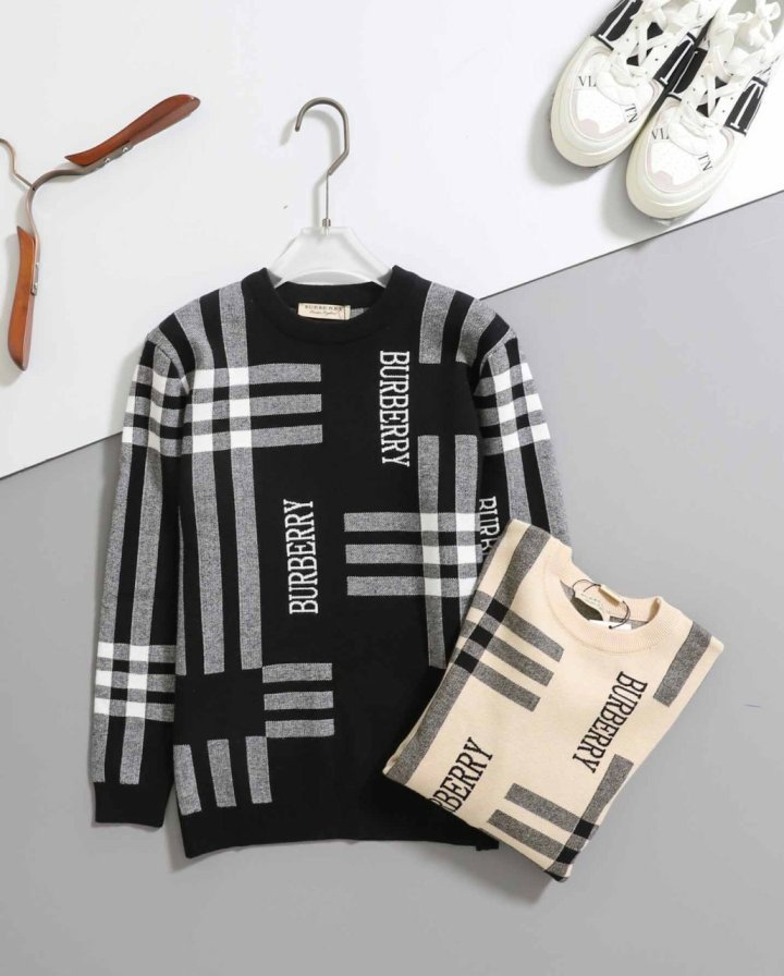 버버리  클래식 체크 로고 스웨터  