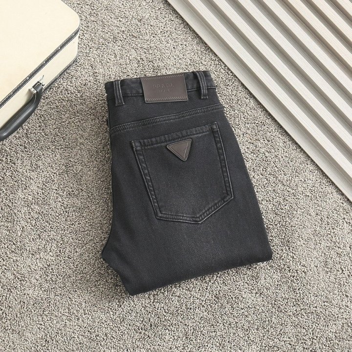 프라다  삼각로고 양기모 스판 블랙진   