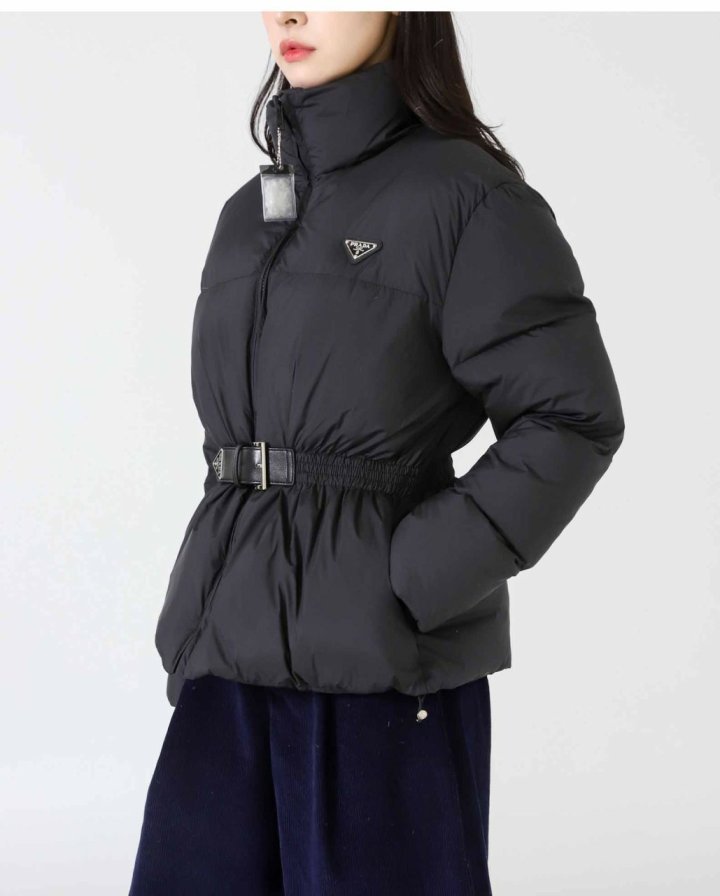 프라다  트라이앵글 로고 벨트 패딩 재킷  