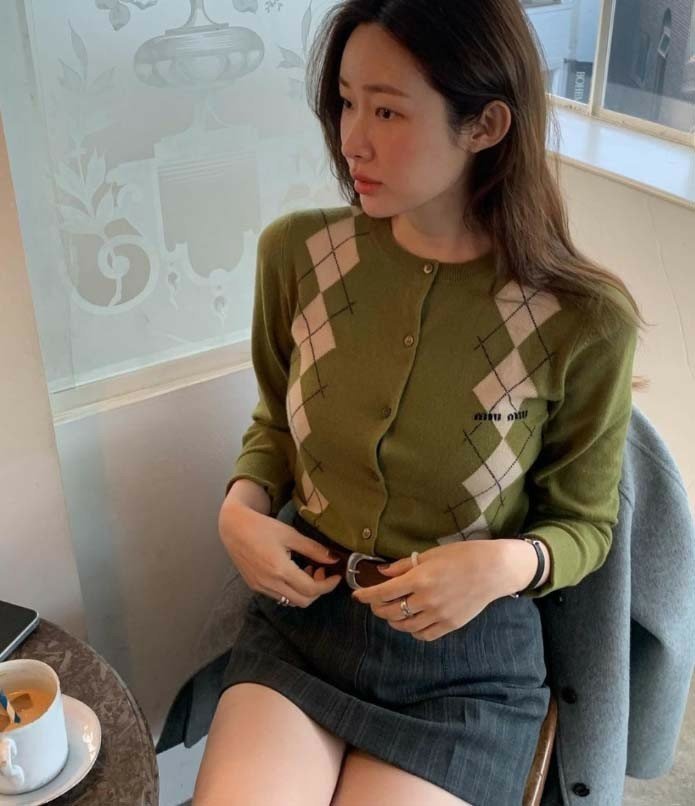 미우미우    아가일 울 니트 가디건  