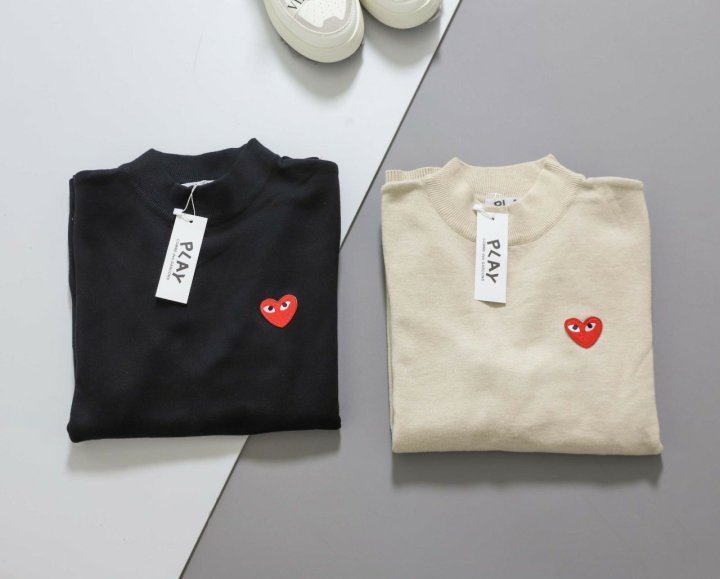 꼼데가르송  플레이 베이직 라운드 스웨터  