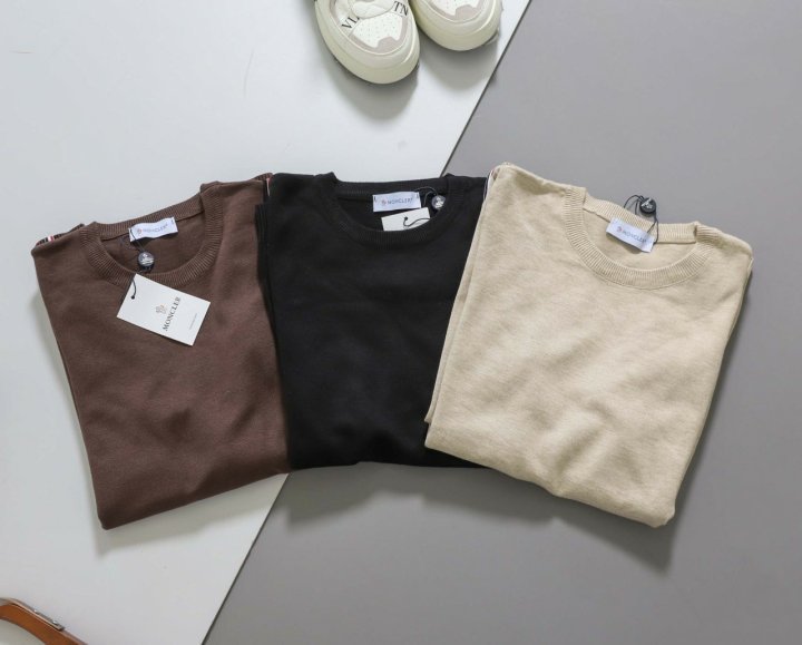 몽클레어  오뚜기로고 패치 니트  