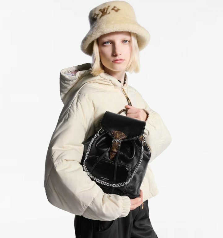 루이비통  몽수리 바이브 PM 백팩  