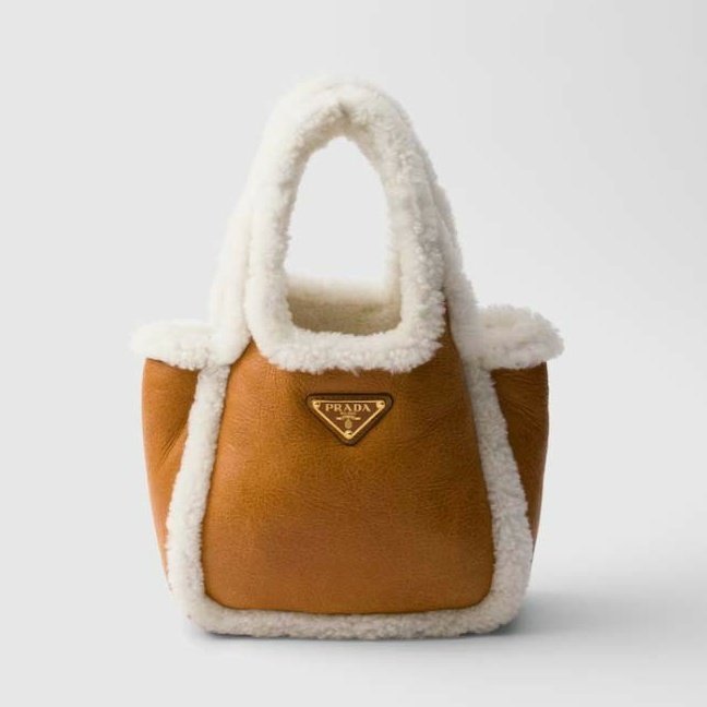 프라다  시어링 미니 핸드백    