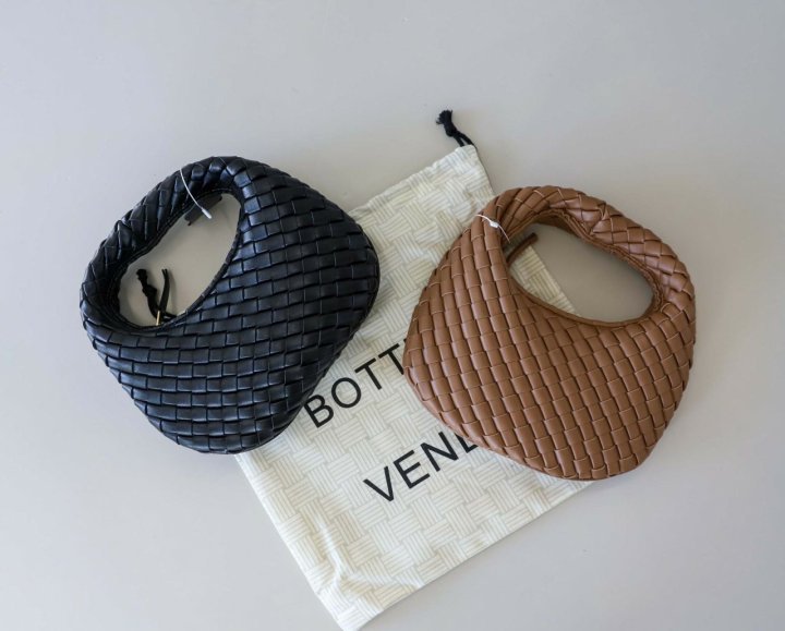 보테가베네타  인트레치아토 미니 백  