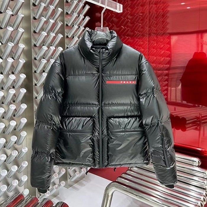 프라다  라이트 구스다운 패딩