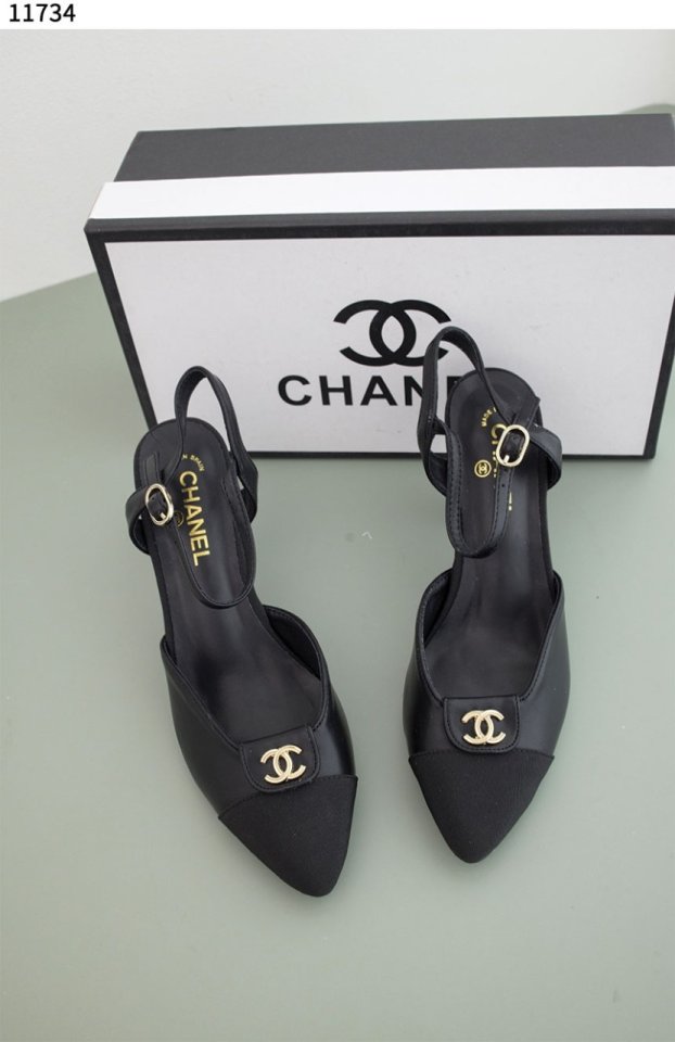 샤넬  블랙 금장 스트랩 슬링백 펌프스 
