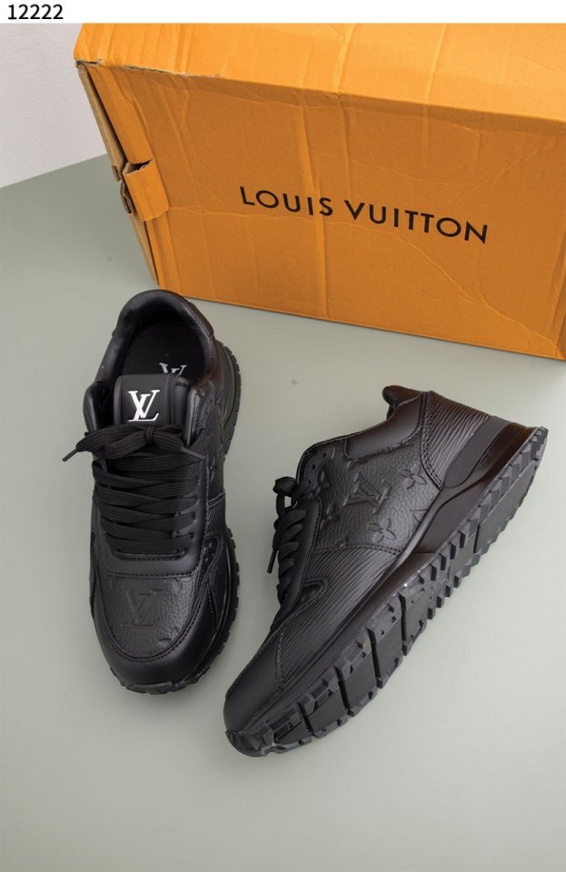 루이비통  블랙 카프스킨 모노그램 스니커즈  