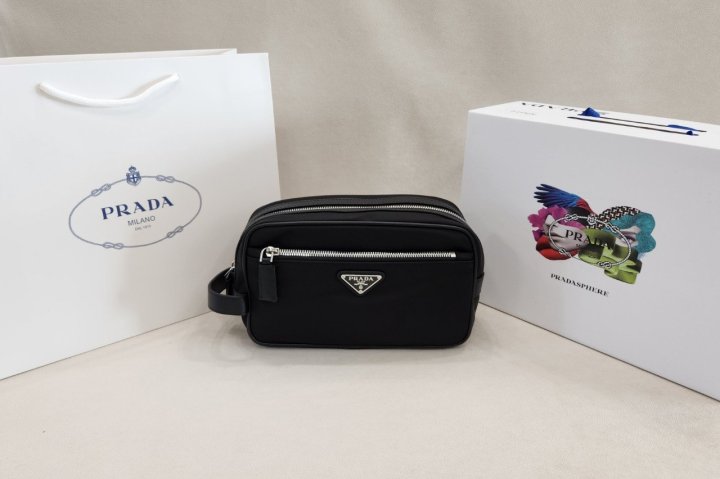 프라다  리나일론&소가죽 트래블 파우치 NA819