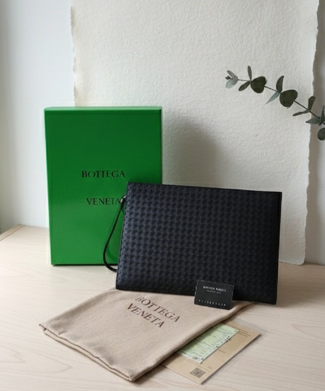 보테가베네타  인트레치아토 미디엄 도큐먼트 케이스 클러치 
