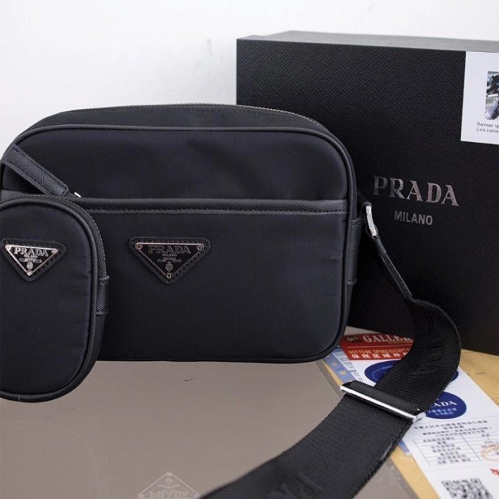 프라다  크로스백  